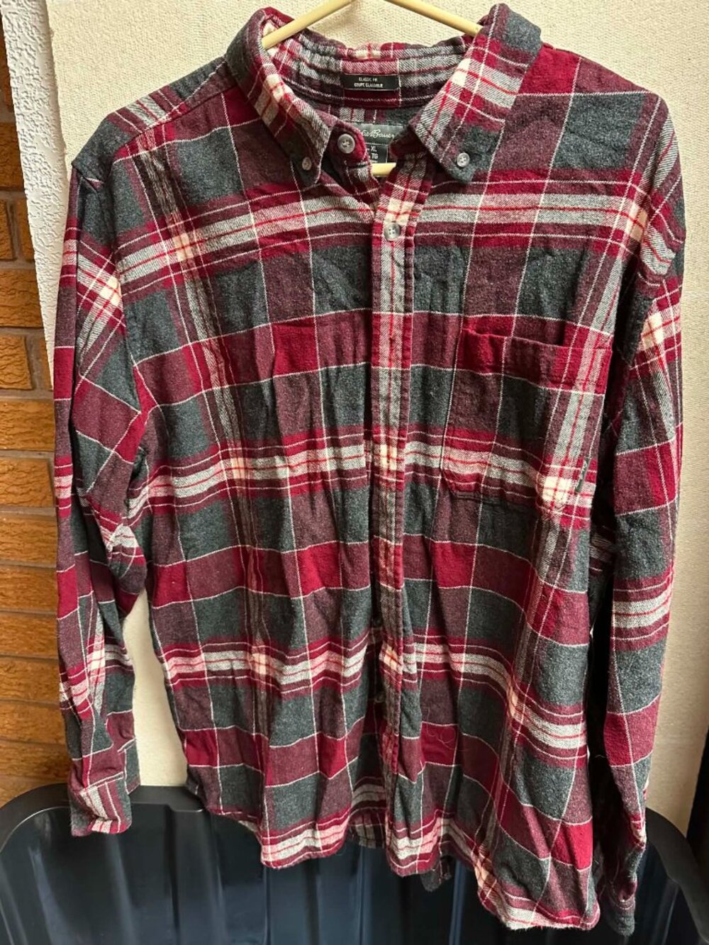 Ladies Eddie Bauer long-sleeve flannel shirt